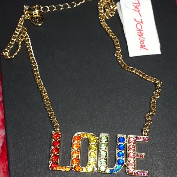 Betsey Johnson Love necklace - Picture 2 of 7